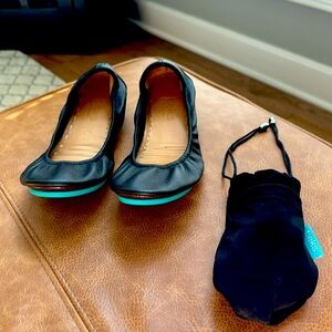 Matte Black Teks flats. Worn only two times and show no wear at all.